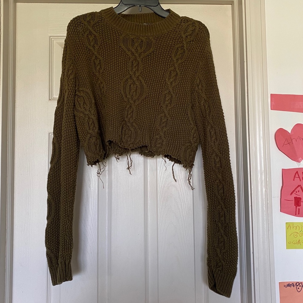 Cropped olive green cable knit sweater size small - Picture 4 of 10